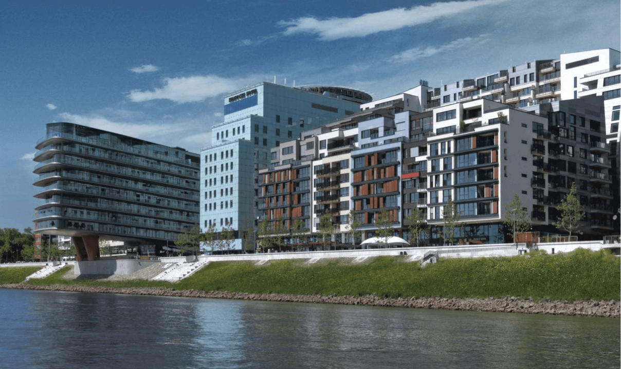 Vlastný development